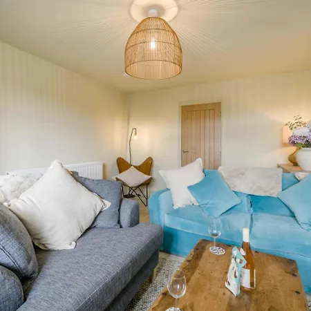2 Bed In Simonstone Oc-s41050 *